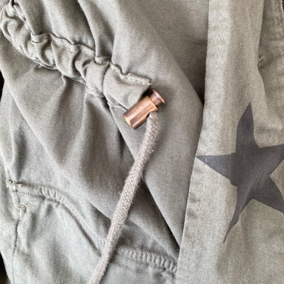 Knox Rose Utility Jacket with Stars - Picture 5 of 5